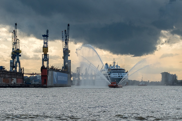 Silver Wind Erstanlauf in Hamburg XP172961-Bearbeitet.jpg