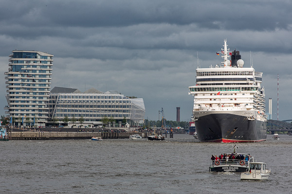 Queen Elizabeth ZN5A0339-Bearbeitet.jpg