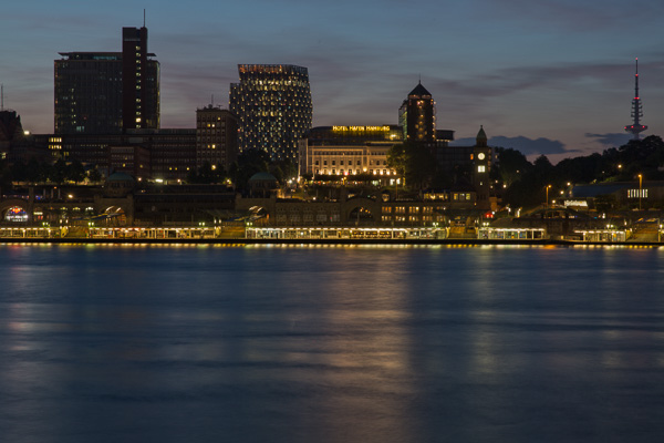 Landungsbruecken ZN5A1759-Bearbeitet.jpg