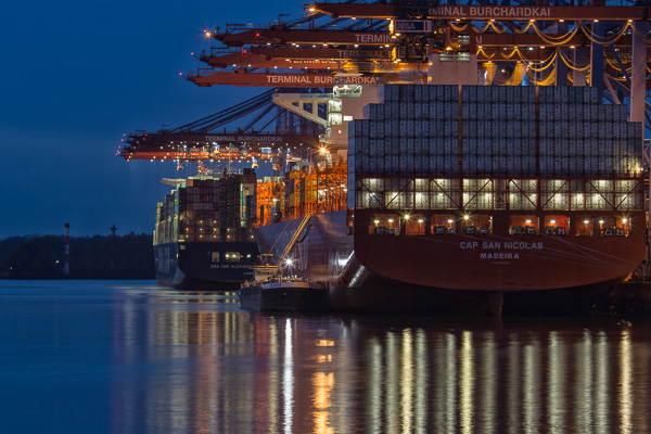 Terminal Burchardkai ZN5A5046-Bearbeitet.jpg