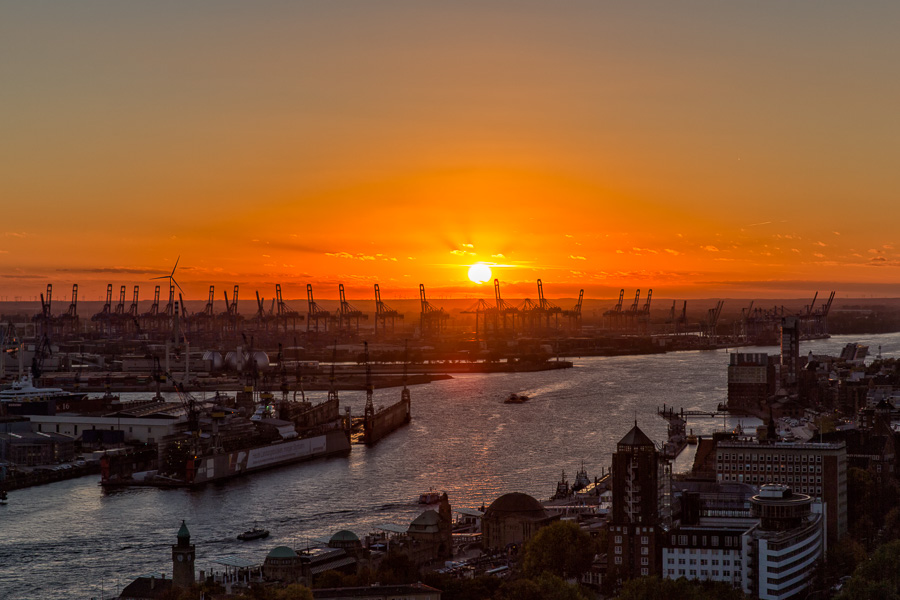 Sonnenuntergang am Hafen ZN5A5610-Bearbeitet.jpg