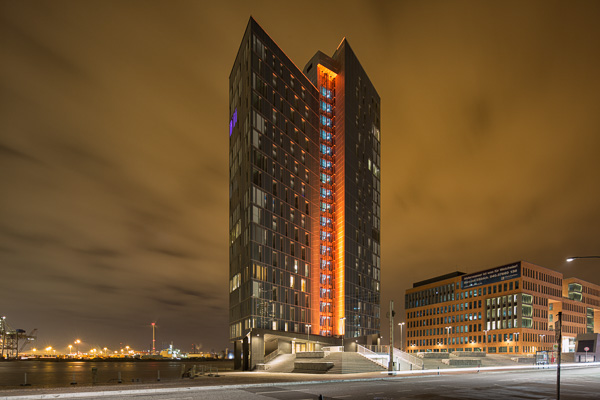 Kristall Hochhaus Hamburg ZN5A7256-Bearbeitet.jpg