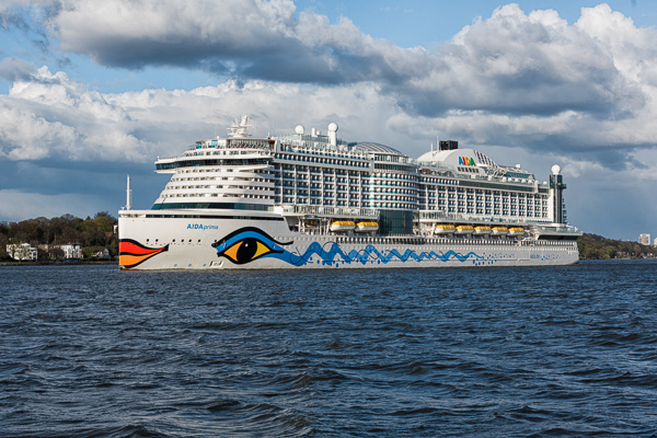 AIDAprima in Hamburg VIII ZN5A7405-Bearbeitet.jpg