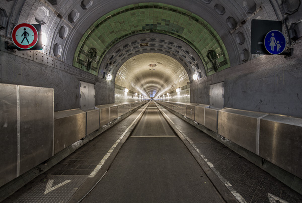 Alter Elbtunnel ZN5A7711-Bearbeitet.jpg