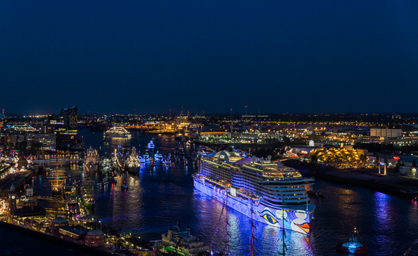 Vorbereitung für das AIDA Feuerwerk ZN5A7764-Bearbeitet.jpg