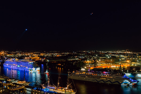 Taufe der AIDAprima am 827. Hafengeburtstag ZN5A7827-Bearbeitet.jpg