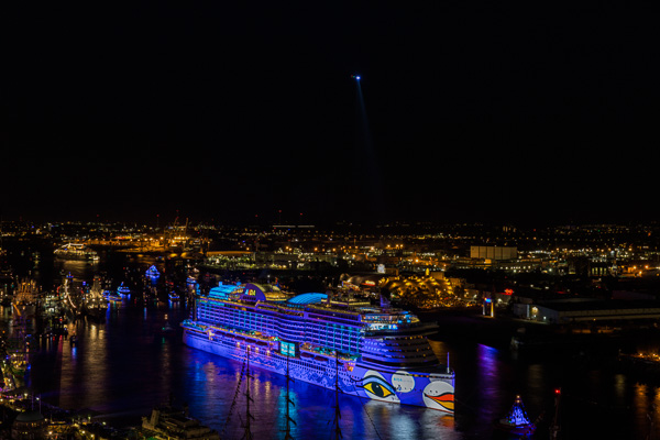 Taufe der AIDAprima am 827. Hafengeburtstag ZN5A7837-Bearbeitet.jpg