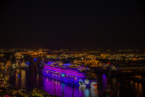 Taufe der AIDAprima am 827. Hafengeburtstag ZN5A7841.jpg