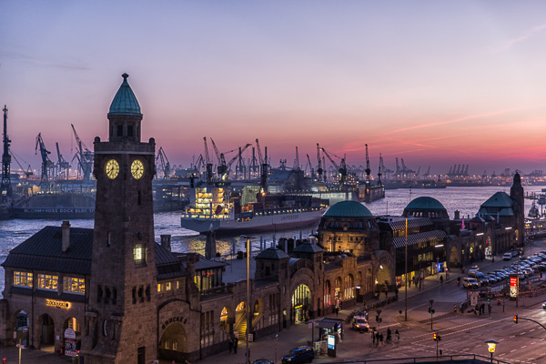 Landungsbrücken ZN5A8385-Bearbeitet.jpg