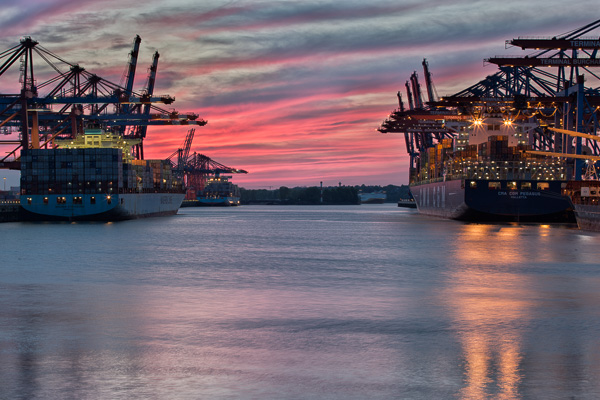 Sonnenuntergang am Waltershofer Hafen ZN5A9610-Bearbeitet.jpg
