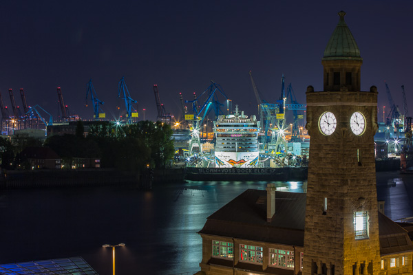 AIDAluna im Dock ZN5A9684-Bearbeitet-3.jpg