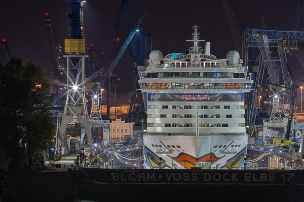 AIDAluna im Dock ZN5A9721-Bearbeitet.jpg