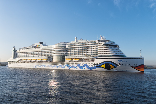 AIDAprima beim Anlegen _DSF2167-Bearbeitet.jpg