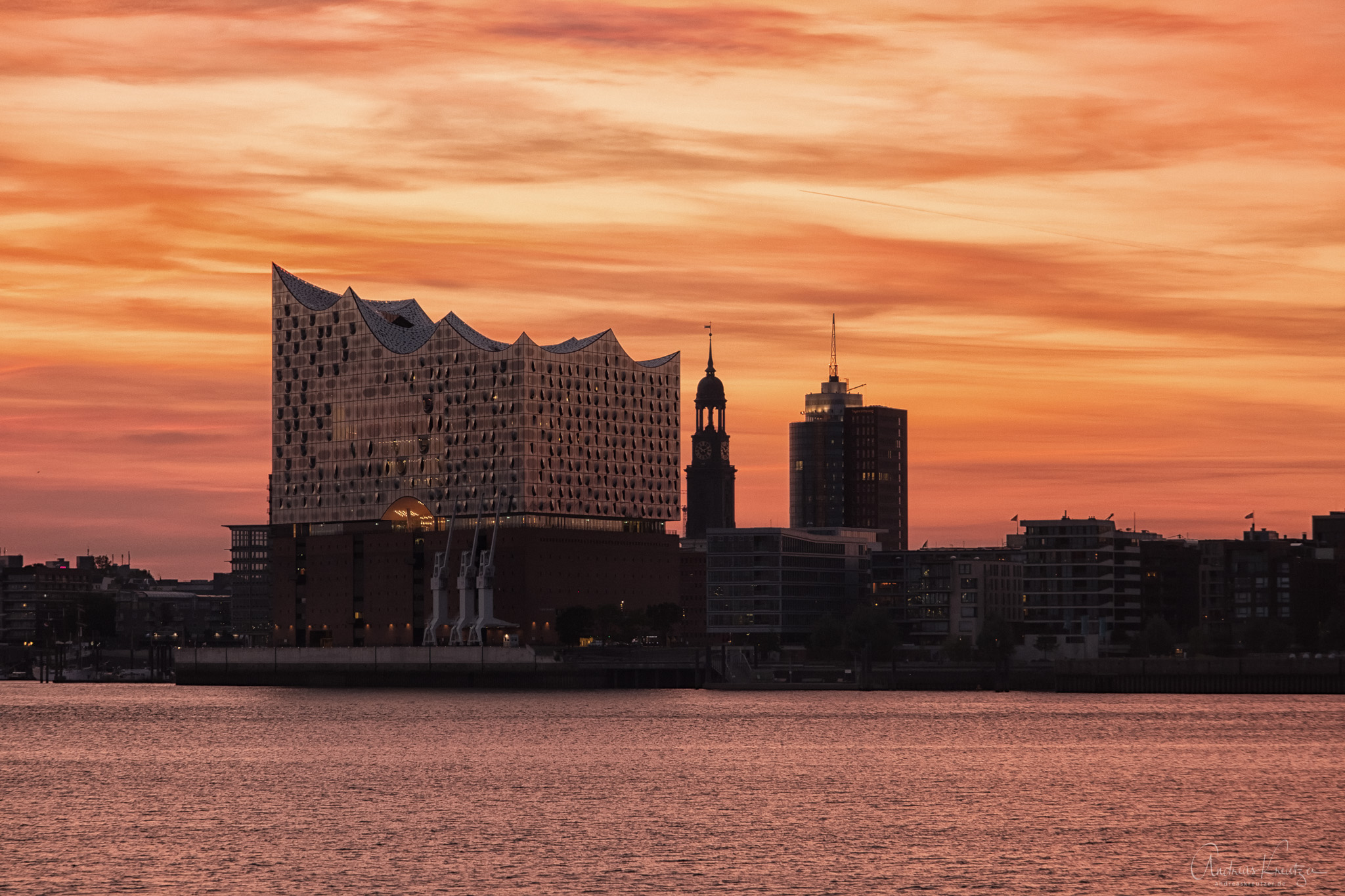 Blick-vom-Hansa-Hoeft-auf-die-HafenCity_H1193719.jpg