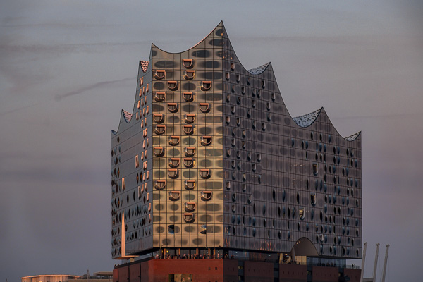 Elbphilharmonie DSCF7213-Bearbeitet.jpg