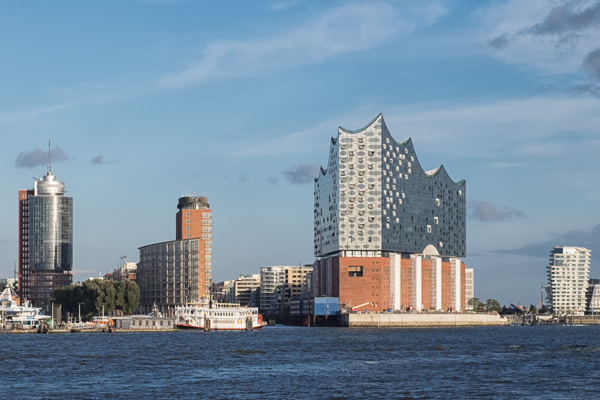 Elbphilharmonie Hamburg DSCF8198-Bearbeitet.jpg