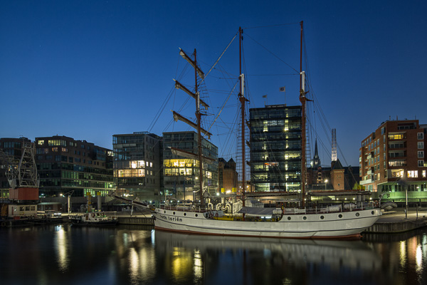 Traditionsschiffhafen in der HafenCity ZN5A9349-Bearbeitet.jpg