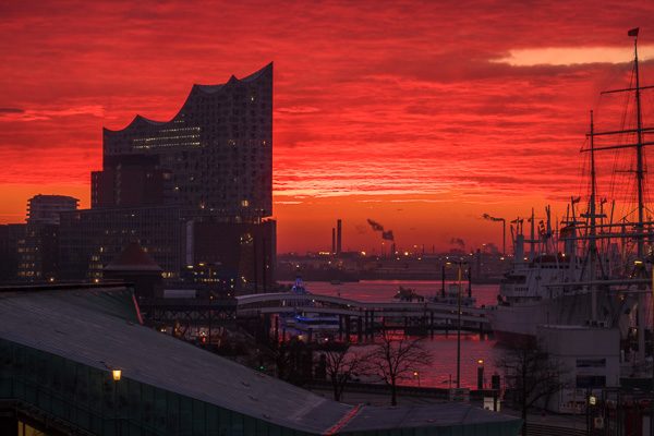 Elbphilharmonie im Morgenlicht _DSF9304.jpg