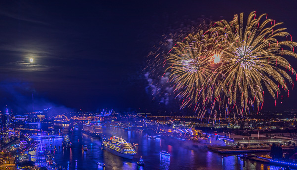 Auslaufparade Cruise Days 2019 5M494171.jpg