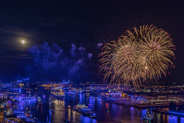 Auslaufparade Cruise Days 2019 5M494250.jpg