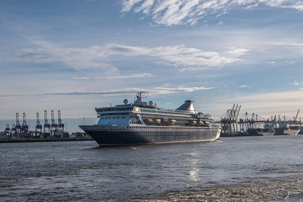 Kreuzfahrtschiff Balmoral H1192378.jpg