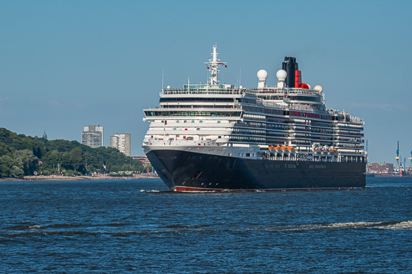 Queen Victoria in Hamburg X2176531.jpg