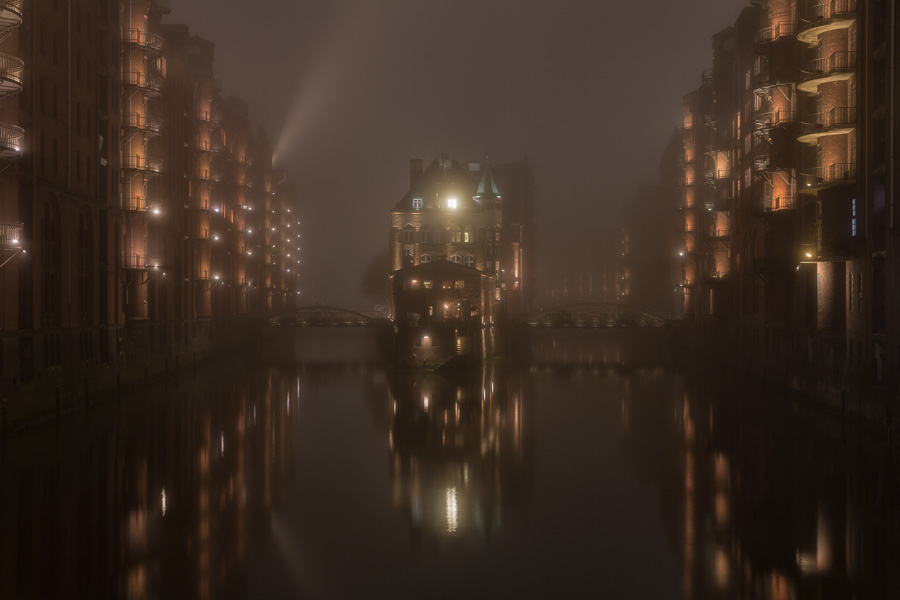 Wasserschloss im Nebel ZN5A8234-Bearbeitet.jpg