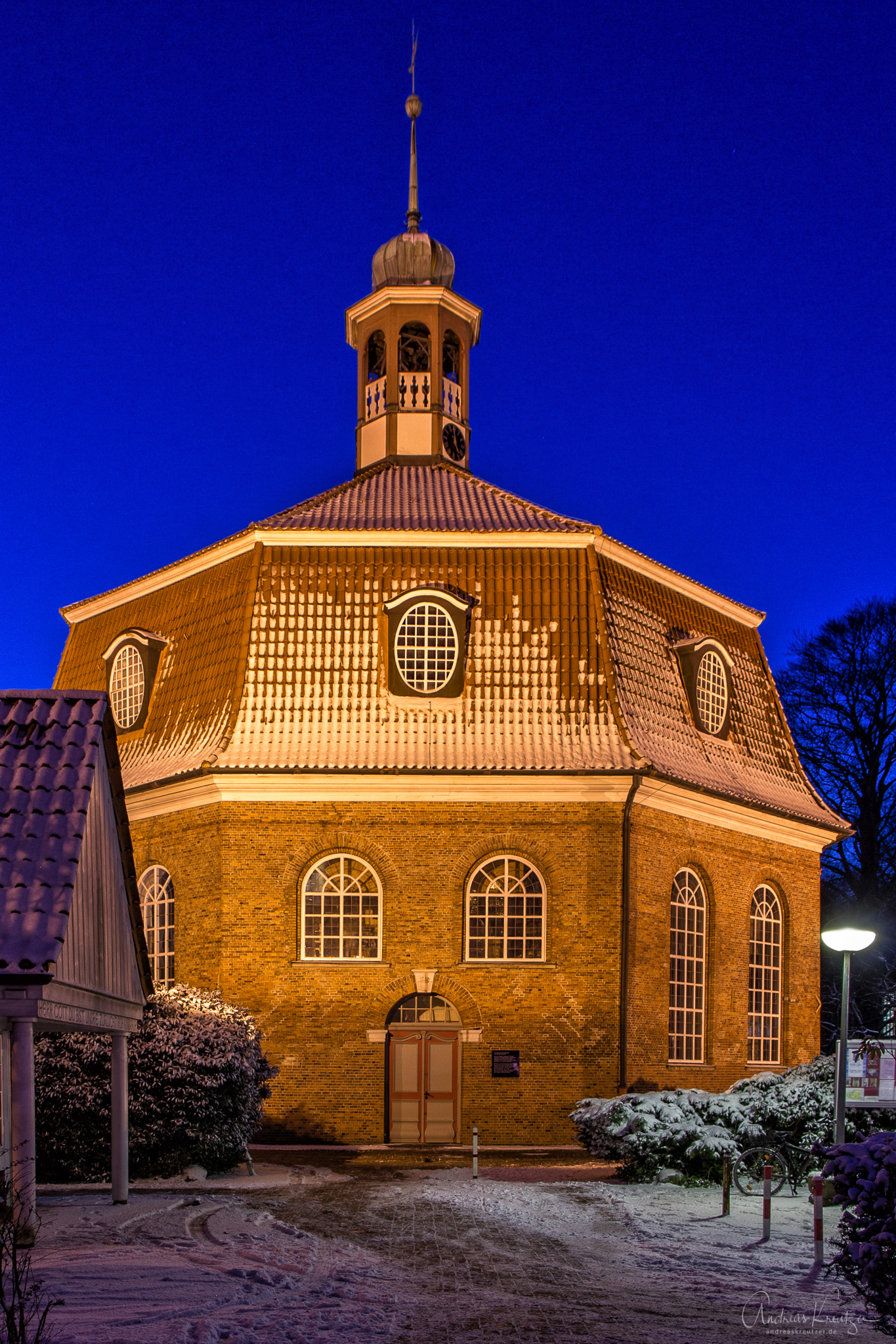 Kirche-am-Niendorfer-Markt_IMG_5550-Bearbeitet.jpg