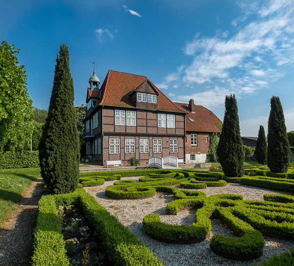 Glockenhaus in Hamburg Billwerder E2175221-Bearbeitet.jpg