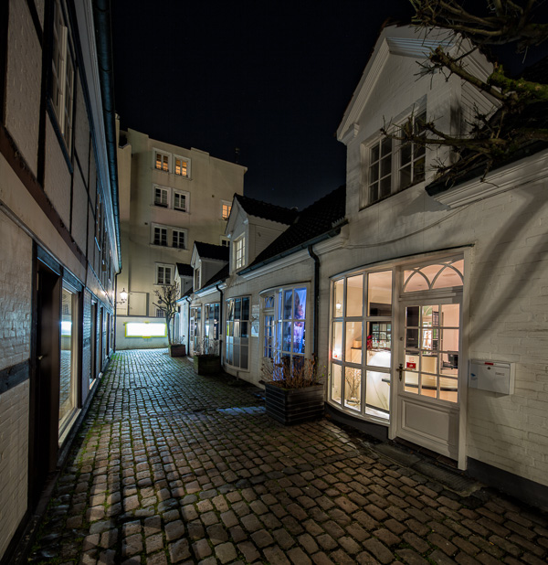 Ladenzeile in Poeseldorf Poeseldorf_Panorama1-2.jpg