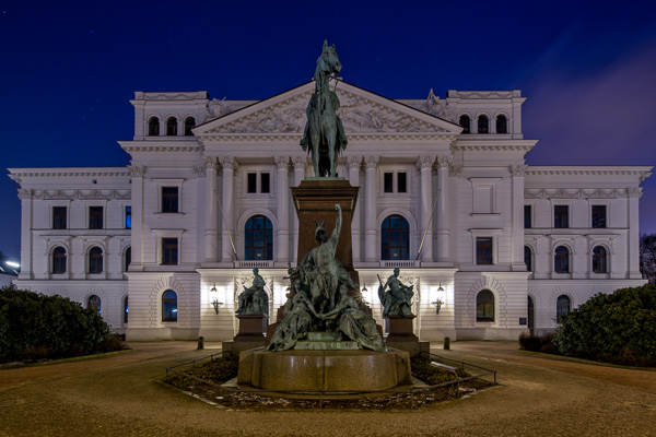 Altonaer Rathaus ZN5A0992-Bearbeitet.jpg