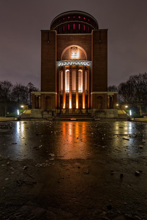 Hamburger Planetarium im Winter ZN5A1118-Bearbeitet.jpg