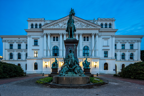 Altonaer Rathaus ZN5A3757-Bearbeitet.jpg