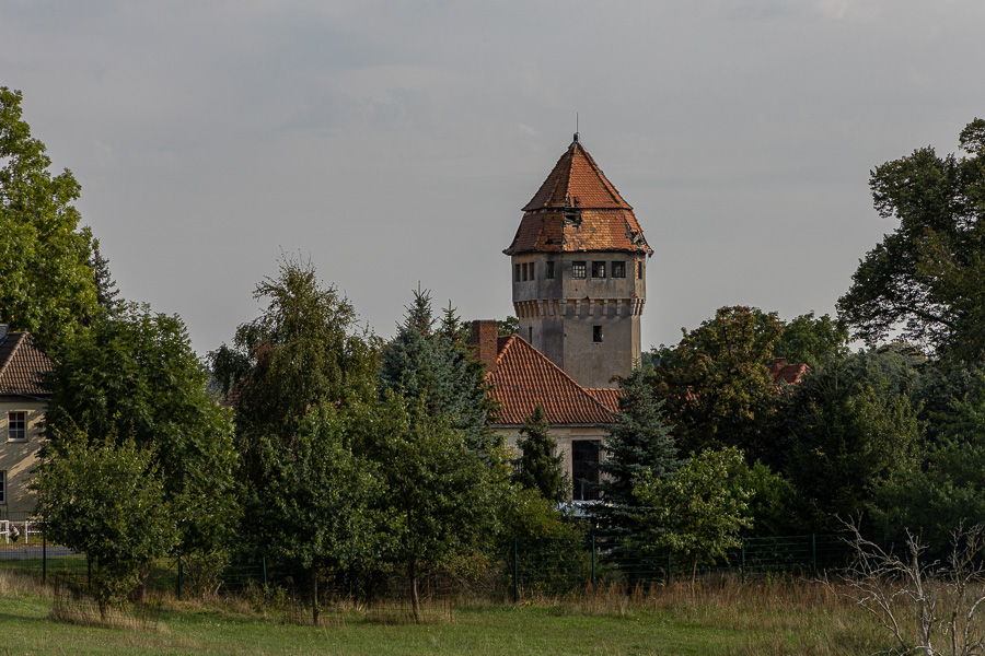 Wasserturm vom Gut Düssin 081A1015.jpg