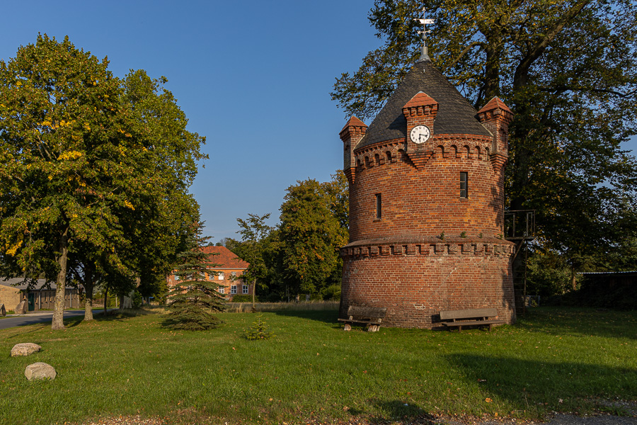 Wasserturm in Goldenbow 081A1105.jpg