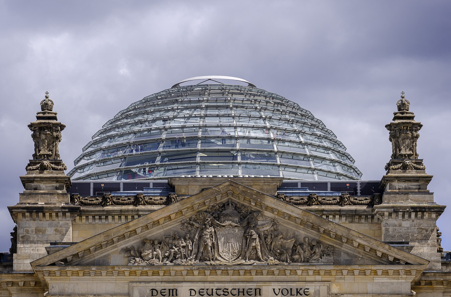 Kuppel vom Reichstag X2176287.jpg