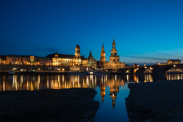 Dresden zur blauen Stunde 5M489836-Bearbeitet.jpg