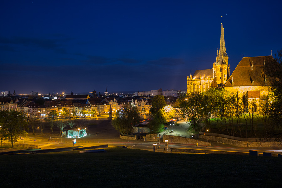 Blick auf Erfurt zur blauen Stunde Blick-auf-Erfurt-zur-blauen-Stunde_ZN5A1073-Bearbeitet.jpg