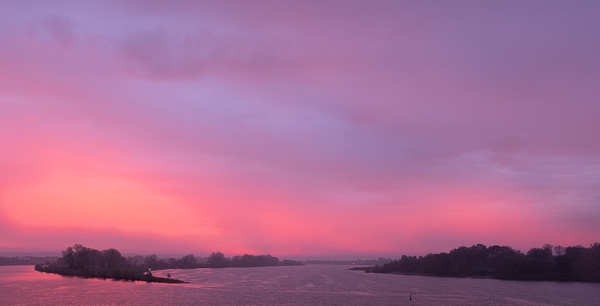 Sonnenaufgang an der Elbe DSCF0528.jpg