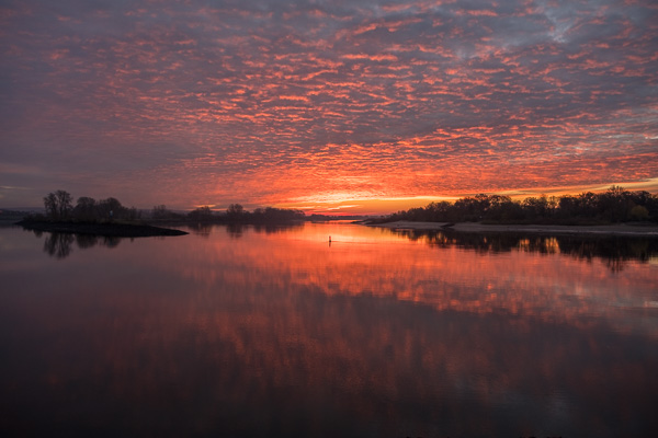 Sonnenaufgang an der Elbe FXCF2096.jpg