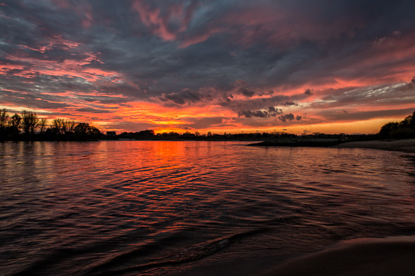 Sonnenuntergang an der Elbe V ZN5A5803-Bearbeitet.jpg