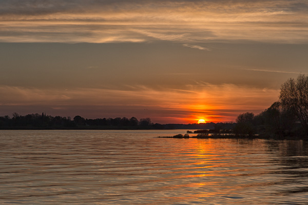 Sonnenuntergang an der Elbe 1114 ZN5A7706-Bearbeitet.jpg