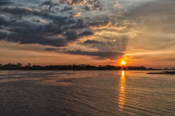 Sonnenuntergang an der Elbe XII ZN5A9415-Bearbeitet.jpg